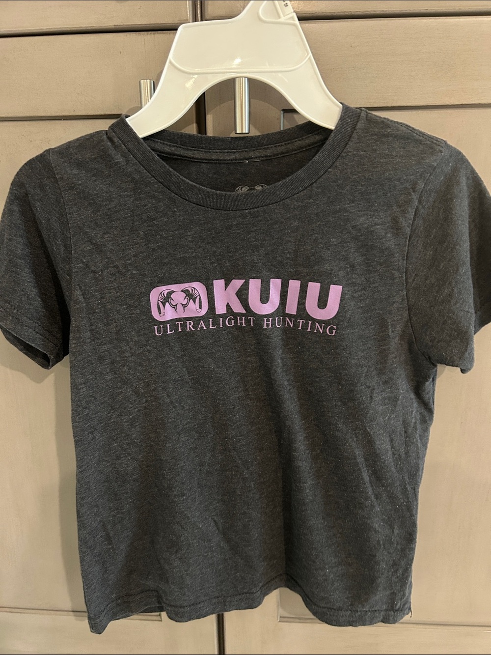 KUIU Kids Charcoal Tee with Pink Logo